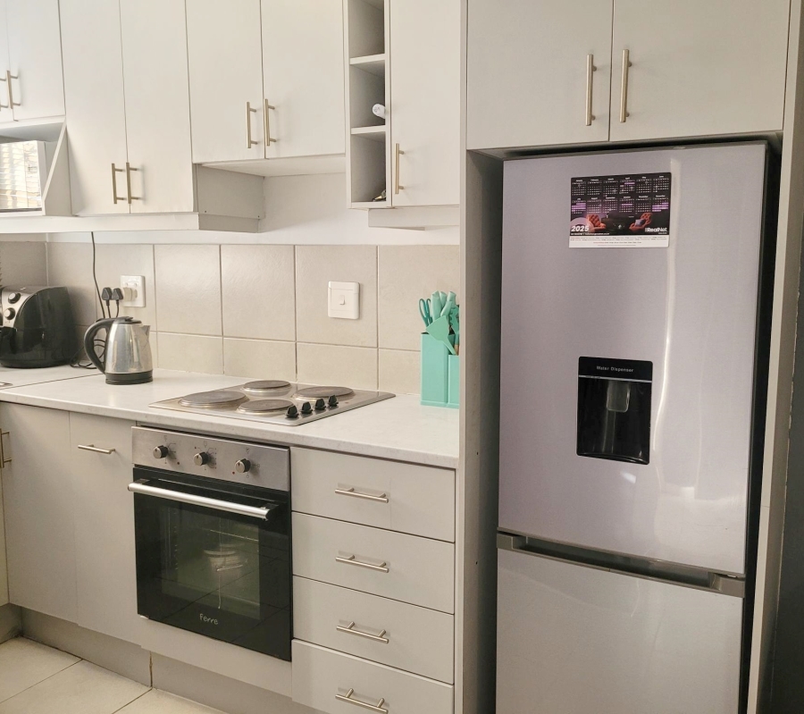 2 Bedroom Property for Sale in Delro Park Western Cape